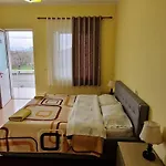 Bar Restorant Marina מלון *